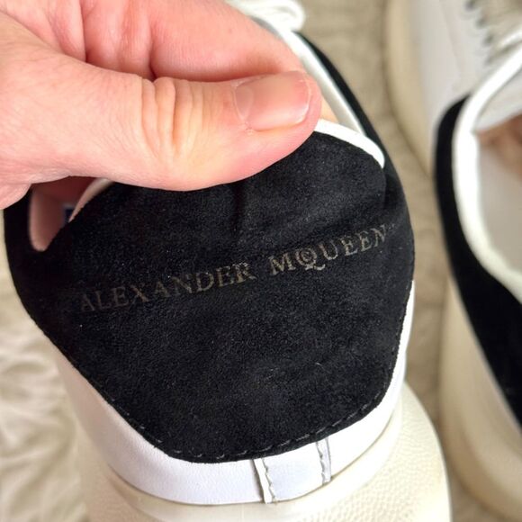 Alexander McQUEEN Oversized Suede Heel Detail Sneakers - White/Black | Size 37 - Picture 7 of 11